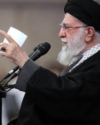 ÚLTIMA HORA: Según The Telegraph, una fuente iraní de alto rango dice que  el Líder Supremo Ali Khamenei ha ordenado al CGRI que entre en alerta  máxima, excediendo los niveles de preparación