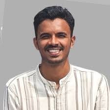 Evie Warren's Instagram, Twitter & Facebook