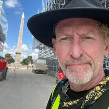 Yeah!!!! I am happy to announce I am 3/4 way through the task of writing "A  Dog Called Lance" and I am really enjoying it. The problem is what makes  the edit!!