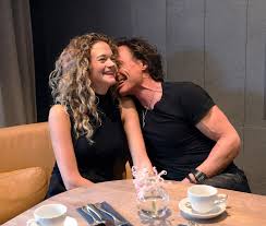 Store deler av et hus har falt sammen i en brann i fyllingsdalen i bergen søndag kveld. Petter Stordalen Snakker Ut Om Kjaerligheten Til Ma Petter Stordalen Shotoe