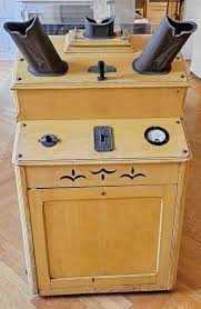 Remember Eddie (IT) putting his feet in the shoe xray machine? I saw one  yesterday. : r/stephenking