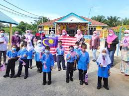 Baju sukan tadika kemas selangor. Agih 2 040 Jalur Gemilang Kepada Taska Tabika Kemas