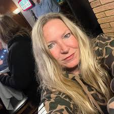 Kim Moore (@kim.v.moore.50) • Facebook