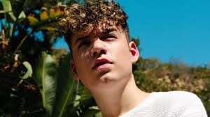 Tae Brooks's Instagram, Twitter & Facebook