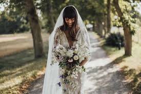 If you don't like the classic bun, consider it to difficult to make or you want to transform the bun into something more edgy, think of this tutorial as an inspiration. 20 Wedding Hairstyles For Brides With Bangs