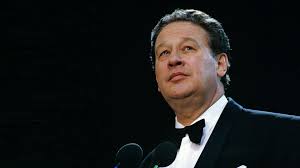 В 1985 году он выпустил книгу «размышления о профессии», а в 2011 — «записки русского баса». Nahppvovwvderm