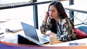 Po·li·tik n 1 (pengetahuan) mengenai ketatanegaraan atau kenegaraan (seperti tentang sistem pemerintahan, dasar pemerintahan): 7 Contoh Cv Fresh Graduate Yang Simpel Dan Modern