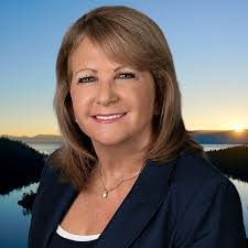 Shawn Petrie's Instagram, Twitter & Facebook