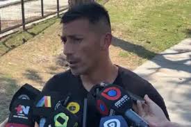 Los Manseros Santiagueños protagonizaron un escándalo en plena actuación