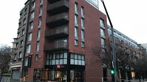 Yes, pets are typically allowed, but it's always best to call ahead. Lille L Hotel Ibis Brievement Evacue Apres Un Court Circuit