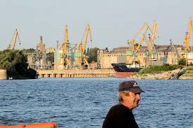 The #1 best value of 56 places to stay in galati. Stadt Und Land Fotos Foto Bilder Der Donau Bei Galati In Rumanien