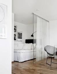 Fabriquer Une Cloison Amovible Soi Meme Pour Pas Cher Deco Petit Appartement Idee Deco Studio Deco Appartement