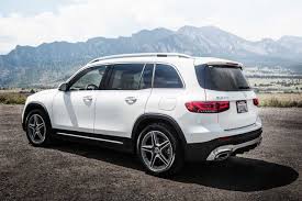 Review The 2020 Mercedes Benz Glb 250 Plays All The Right Angles Mercedes Benz Benz Benz Suv
