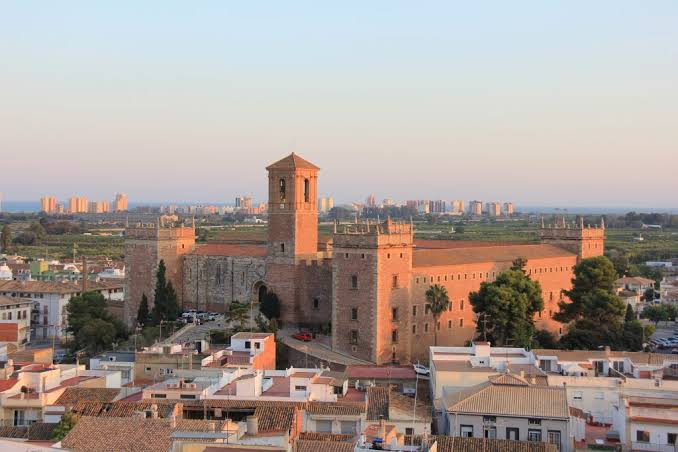 Real Monasterio de Santa Mar&iacute;a de El Puig, generada por IA