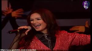 Sitinurhaliza #laguterbaik siti nurhaliza dilahirkan pada 11 januari 1979, di berek polis, kampung awah termeloh. Siti Nurhaliza Ku Milikmu Live In Ajl 2003 Hd Youtube