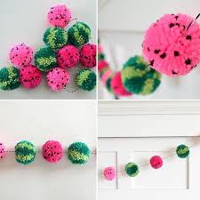 Diy Wandbehang Dekoration Tassel Pompoms Wolle Basteln Wanddeko Basteln Mit Kindern Pom Pom Crafts Pom Pom Garland Diy Wall Hanging Decorations