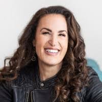 Alicia Hale's Instagram, Twitter & Facebook