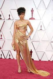 Andra is honored to be a part of this conversation with. Andra Day 36 Shows Off Abs In Gold Cut Out Dress At Oscars 2021