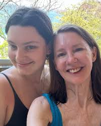 Eliza Rubin's Instagram, Twitter & Facebook