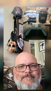 Saturday selfie thread with guitar