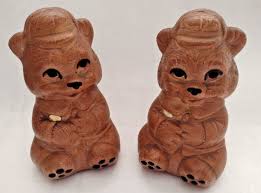 Two Vintage Twin Winton Bear Cubs Salt & Pepper Shakers USA