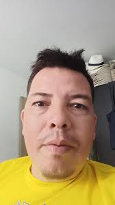 Enseñando a pintar desde cero este sombrero, pintando este sombrero con  pintura acrilica dura muchisimo las flores pintadas, no necesita sellador.  Gracias por el apoyo a mmis videos enseñando a pintar, los