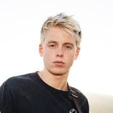 Jayden Carson's Instagram, Twitter & Facebook