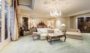 Built in 1937, this is the mansion used for the exterior shots of the banks' home, the wealthy family will moves in with after getting into a fight on a basketball court in west philadelphia. Bel Air Mansion Up For Sale For 14million Express Co Uk