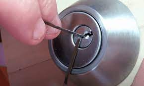 6 Steps To Unlock A Camper Door Without A Key