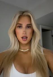 Ella Fredrickson's Instagram, Twitter & Facebook