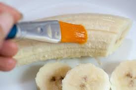 Tricks To Prevent Bananas From Turning Brown Livestrong Com Keep Bananas Fresh Banana Slice Cooking And Baking