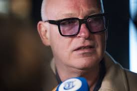 René van der Gijp en zijn vrouw wonen apart 'om scheiding te voorkomen' | Show | pzc.nl