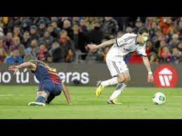 Di maria owns puyol :d don't forget to subscribe and leave a comment down below :) thanks to everyone ! Di Maria Ankle Breaker Vs Puyol Youtube