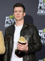 Chris evans' physique is a great example of how you can look muscular, despite not actually having a lot of muscle. Chris Evans Height Weight Age Girlfriend Body Statistics Biography