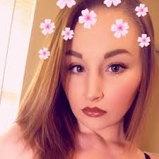 Amanda Deskins's Instagram, Twitter & Facebook