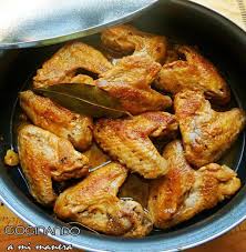Con esta receta de filetes de pollo al ajillo tienes un plato casero sencillo y sabroso listo en 5 minutos. Alitas De Pollo Al Ajillo