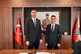 Kartal İlçe Emniyet Müdürü Sinan Dallı'yı ziyaret ettik. Nazik misafirperverlikleri için kendisine teşekkür ediyorum. Kentimiz için iş birliği ve koordinasyon halinde çalışmaya devam edeceğiz.