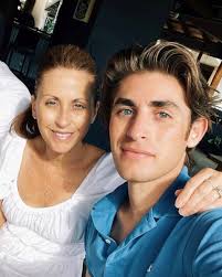 ADAM SANTA CRUZ (@adamsantacruz) • Instagram photos and videos