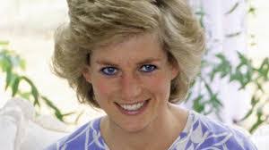 Ellie Mcdowell's Instagram, Twitter & Facebook