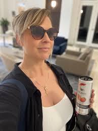 Kate Thurgood's Instagram, Twitter & Facebook