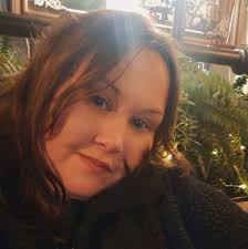 Does anyone know any cake makers that could make me a birthday cake for  28th June. TIA xx