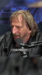 On this week's classic episode of Industry Standard, Jay Mohr (@jaymohr37)  as Barry Katz explains what it's like to manage Jay Mohr, and how Joel  Silver convinced him to star in Action.