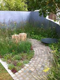 A Quiet Corner Gold And Best Back To Back Garden For Jarmanmurphy Still Water Dish Photo Karen Gimson Garden Fence Garden In The Woods Modern Garden