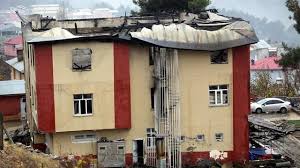 Ümit kocasakal ve nagehan alçı arasında statüko ve liberalizm tartışması. Ogretmen Imama Yenildi