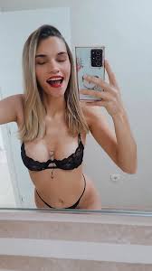 Donna cerca uomo escort Cleopatra a Catania