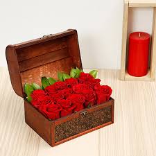 We've got a ton of ideas for you that will fit the bill for the ladies in your life. Valentines Day Gifts For Her Online Best Valentines Gifts For Her 2021 Ferns N Petals