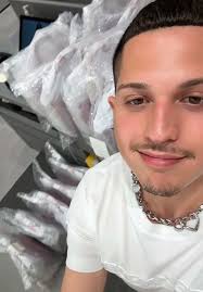 This is wildddddddd @marcjacobs #stephensprouse #fyp #marcthemedia