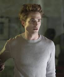 Robert pattinson and kristen stewart got hot and heavy for the filming of breaking dawn, but not all of it made the cut! Robert Pattinson Reevaluated Twilight Thinks Its Cool
