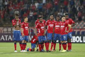 Luego de los incidentes protagonizados por los hinchas del dim en la final ante deportivo cali, el comité de convivencia y seguridad de medellín decidió sancionar a la tribuna norte para los. Hinchada Del Medellin Pide La Salida De Ocho Jugadores Del Equipo Alerta Paisa
