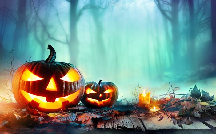 5 Spooky Ways to Decorate Your Home For Halloween